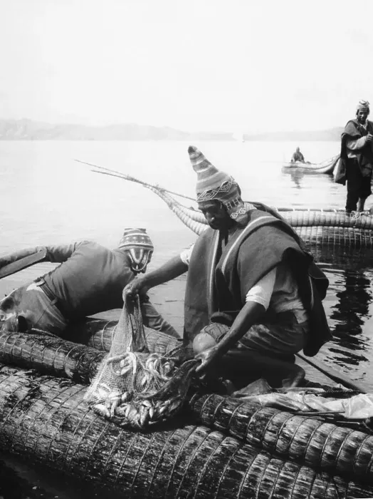 Framed Print : Bolivian Fishermen Catching Sardines