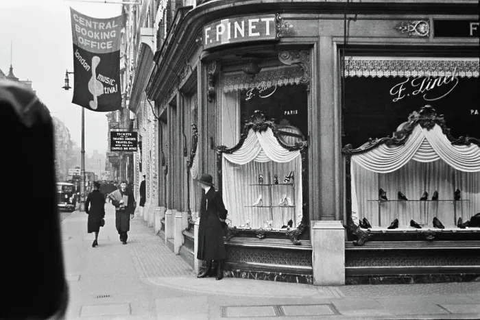 Framed Print : Bond Street Shoe Shop Framed Print : Bond Street Shoe Shop
