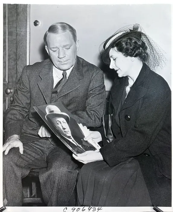 Framed Print : Bonnie Rockne and Pat O'Brien Holding Photo Framed Print : Bonnie Rockne and Pat O'Brien Holding Photo