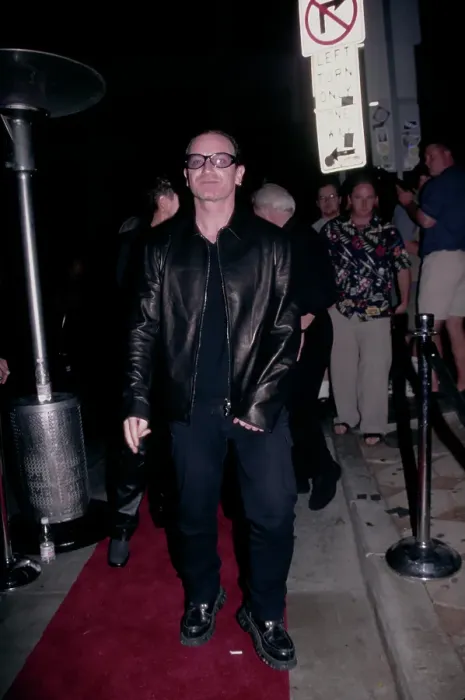 Framed Print : Bono Attends 1999 MTV Europe Music Awards Framed Print : Bono Attends 1999 MTV Europe Music Awards