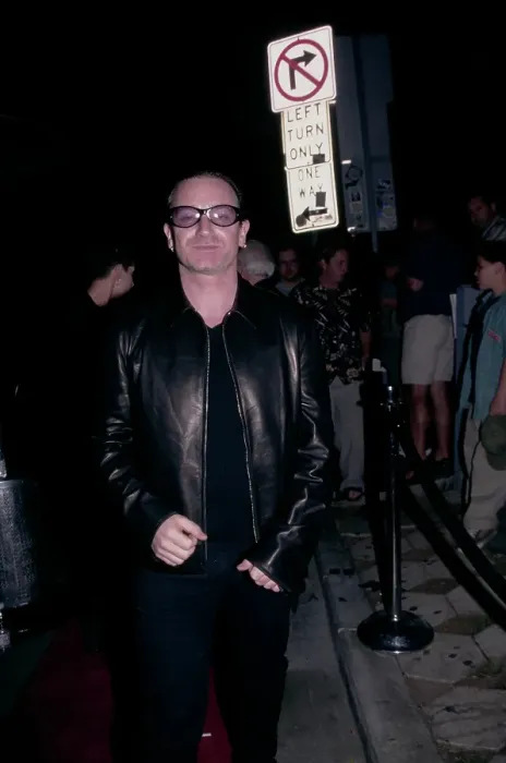 Framed Print : Bono Attends 1999 MTV Europe Music Awards Framed Print : Bono Attends 1999 MTV Europe Music Awards