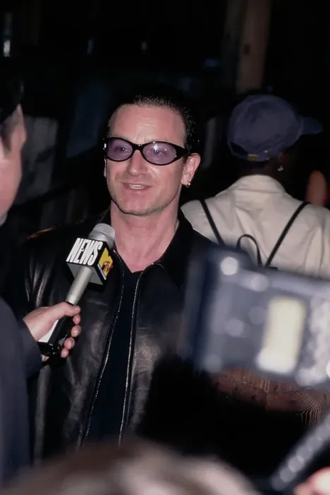 Framed Print : Bono Attends 1999 MTV Europe Music Awards Framed Print : Bono Attends 1999 MTV Europe Music Awards
