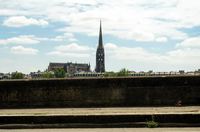 Framed Print : Bordeaux skyline Framed Print : Bordeaux skyline