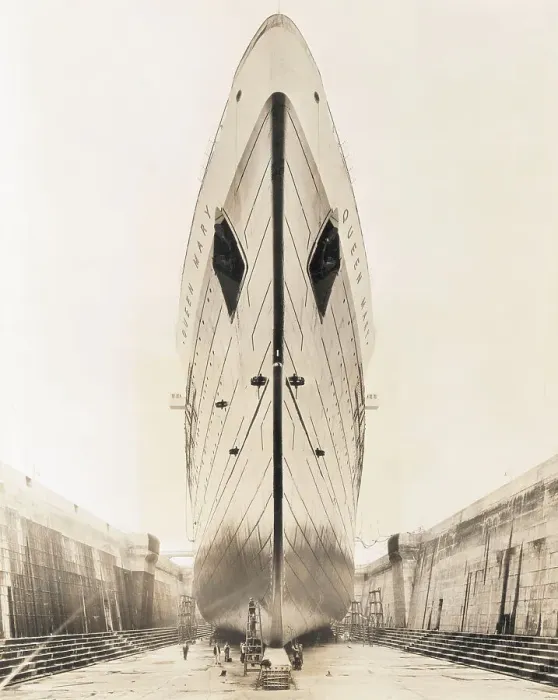 Framed Print : Bow of Queen Mary in Drydock