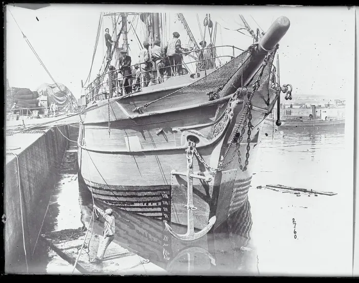 Framed Print : Bow View of Discovery