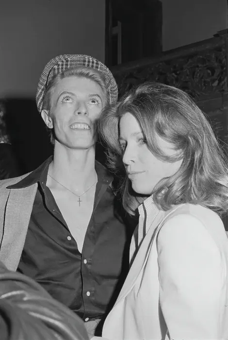 Framed Print : Bowie In Beverly Hills Framed Print : Bowie In Beverly Hills