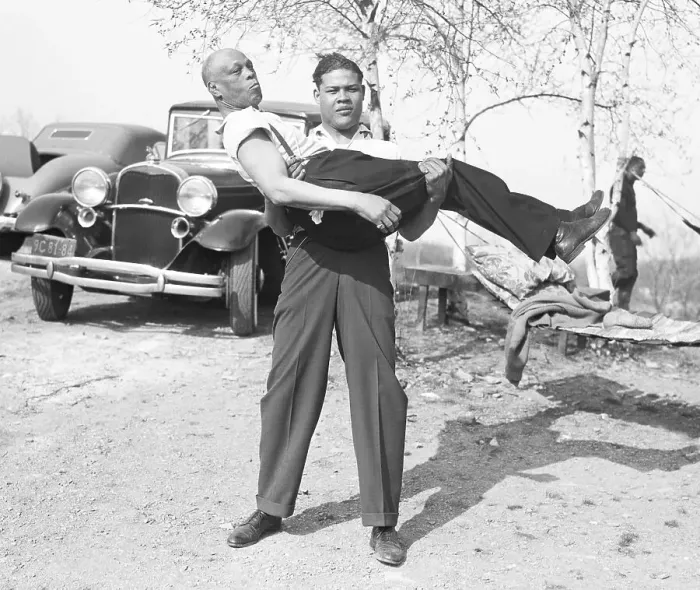 Framed Print : Boxer Joe Louis Lifting Trainer Jack Blackburn Framed Print : Boxer Joe Louis Lifting Trainer Jack Blackburn