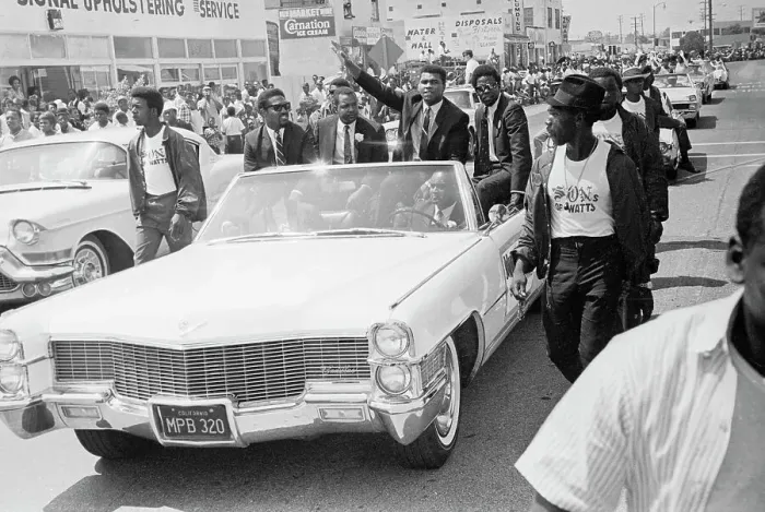 Framed Print : Boxer Muhammad Ali Serving as Summer Festival Grand Marshal Framed Print : Boxer Muhammad Ali Serving as Summer Festival Grand Marshal