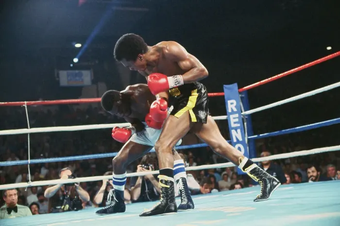 Framed Print : Boxer Sugar Ray Leonard in Action with Bruce Finch Framed Print : Boxer Sugar Ray Leonard in Action with Bruce Finch