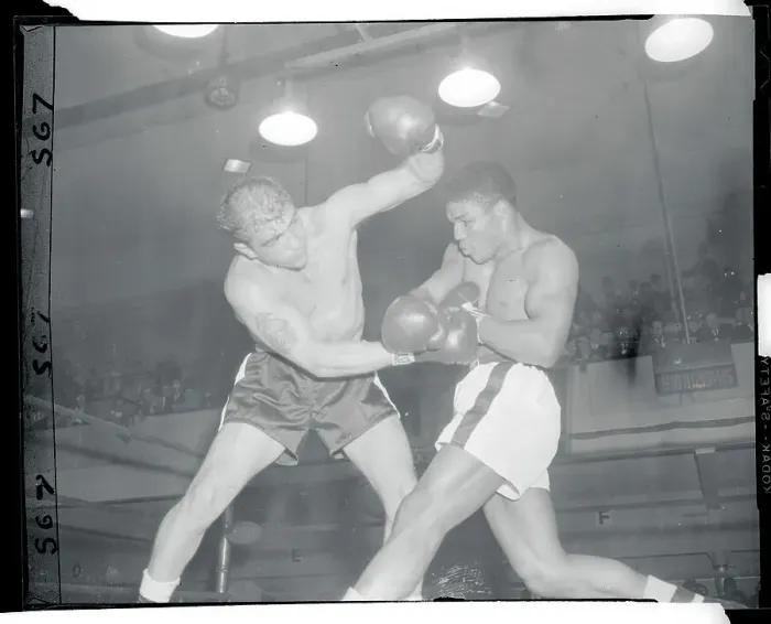 Framed Print : Boxers in Action in the Ring Framed Print : Boxers in Action in the Ring