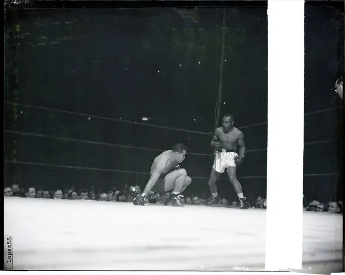 Framed Print : Boxers Joe Louis and Joe Walcott Fighting Framed Print : Boxers Joe Louis and Joe Walcott Fighting
