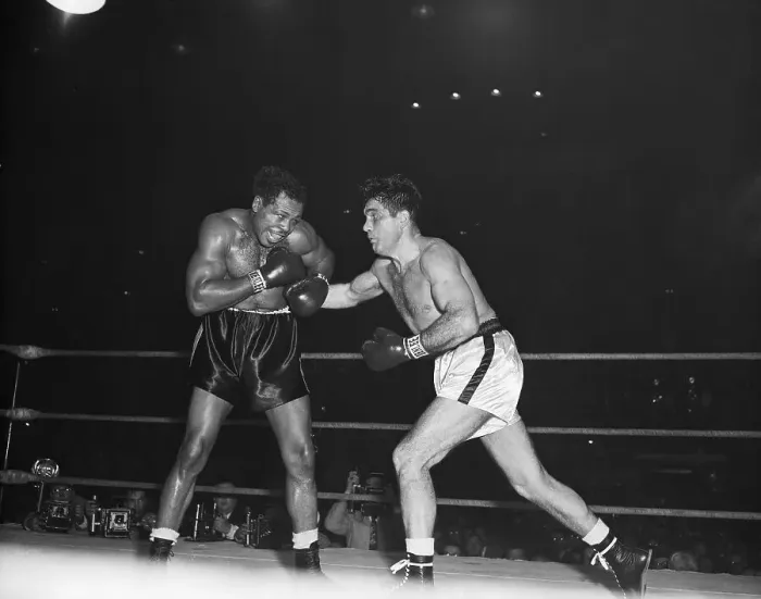 Framed Print : Boxing Action with Archie Moore and Joey Maxim Framed Print : Boxing Action with Archie Moore and Joey Maxim
