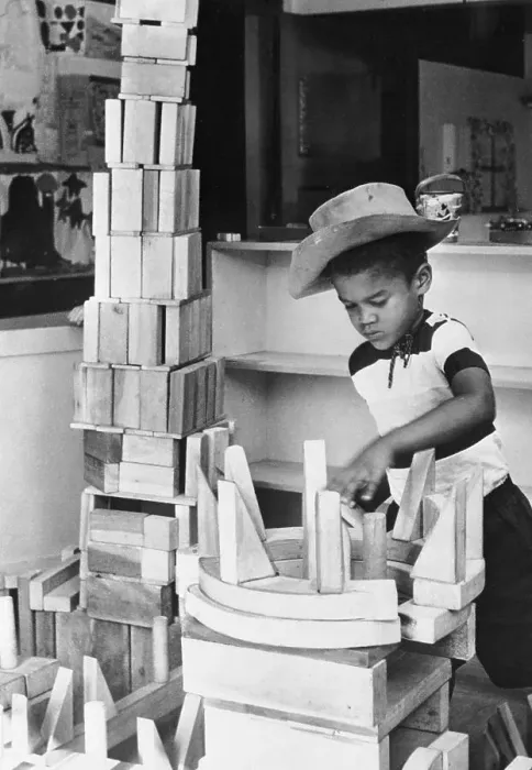 Framed Print : Boy (4-5) playing with blocks