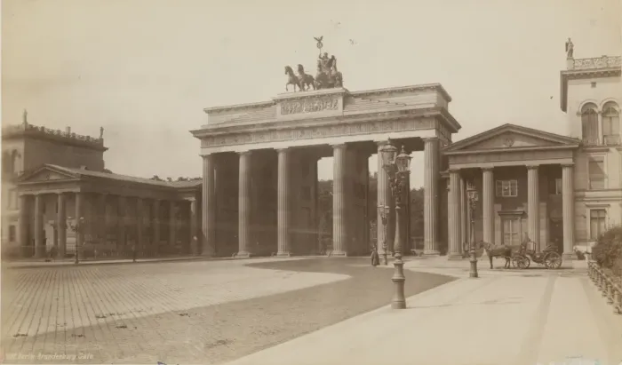 Framed Print : The Brandenburg Gate Framed Print : The Brandenburg Gate