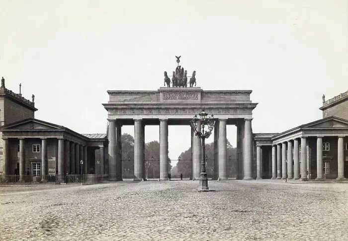 Framed Print : Brandenburg Gate Framed Print : Brandenburg Gate