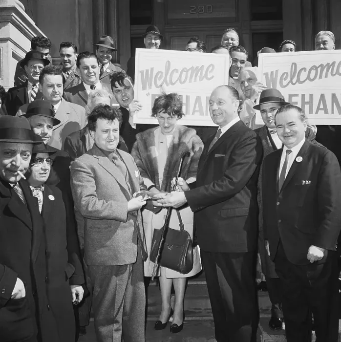 Framed Print : Brendan Behan with Mayor Witkowski Framed Print : Brendan Behan with Mayor Witkowski