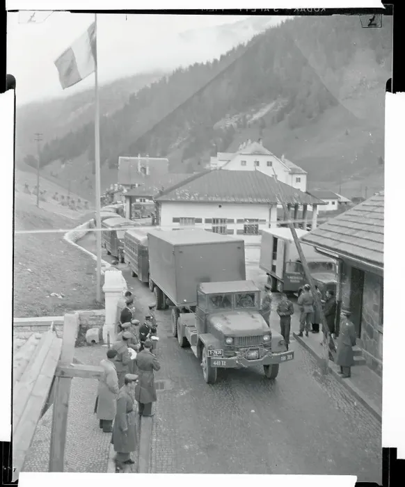 Framed Print : Brenner Pass Traffic Point