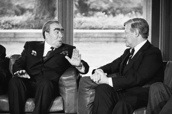 Framed Print : Brezhnev and Schmidt Framed Print : Brezhnev and Schmidt