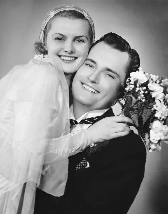 Framed Print : Bride and groom, portrait Framed Print : Bride and groom, portrait