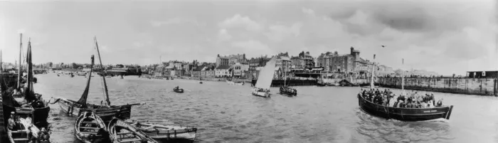 Framed Print : Bridlington Harbour Framed Print : Bridlington Harbour