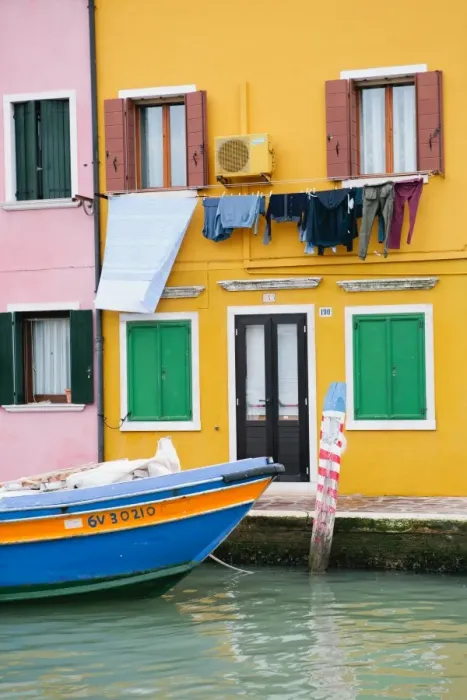 Framed Print : Brightly painted home on the island of Burano, Italy Framed Print : Brightly painted home on the island of Burano, Italy