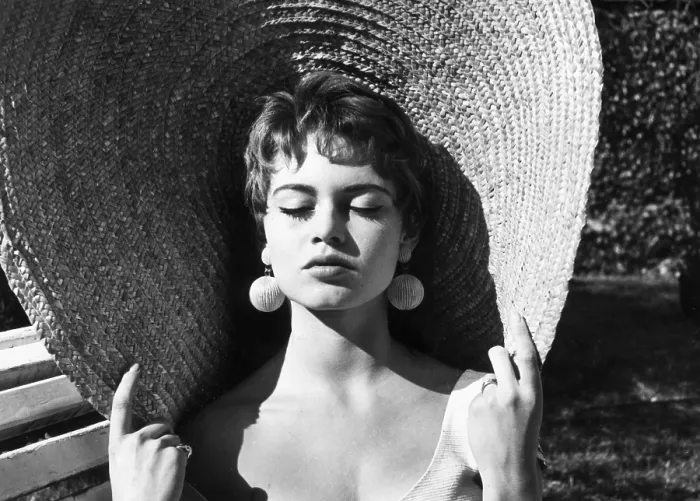 Framed Print : Brigitte Bardot Framed Print : Brigitte Bardot