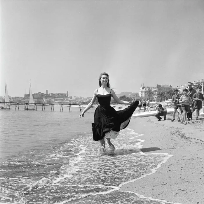 Framed Print : Brigitte Bardot Frolics in Ocean Surf Framed Print : Brigitte Bardot Frolics in Ocean Surf