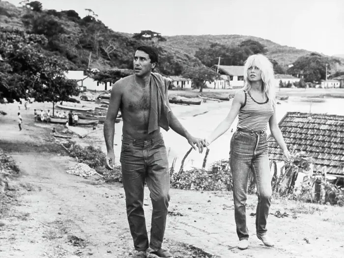 Framed Print : Brigitte Bardot Holding Hands with Bob Zaguri Framed Print : Brigitte Bardot Holding Hands with Bob Zaguri