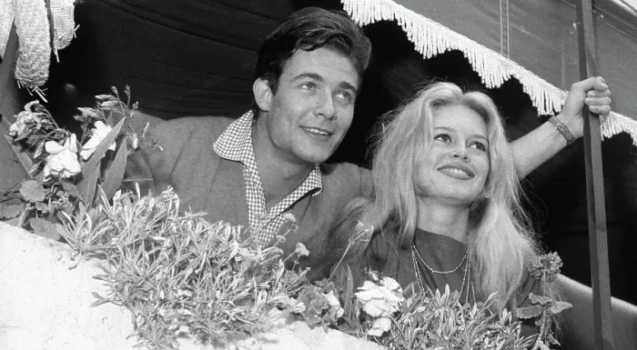Framed Print : Brigitte Bardot and Jacques Charrier on Balcony Framed Print : Brigitte Bardot and Jacques Charrier on Balcony
