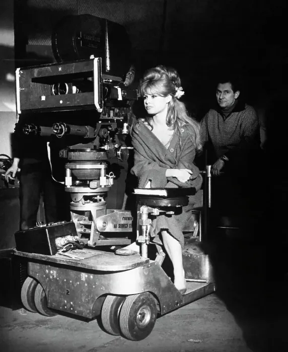 Framed Print : Brigitte Bardot Looking Through CinemaScope Camera Framed Print : Brigitte Bardot Looking Through CinemaScope Camera
