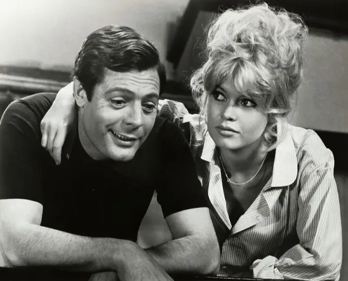 Framed Print : Brigitte Bardot & Marcello Mastroianni Framed Print : Brigitte Bardot & Marcello Mastroianni