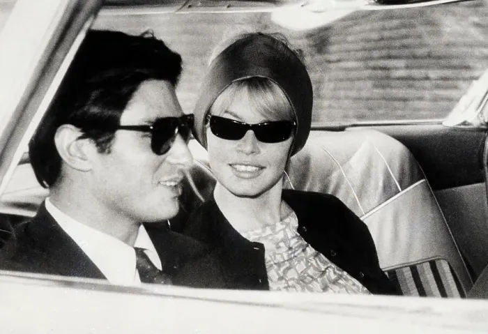 Framed Print : Brigitte Bardot and Sami Frey in Rome Framed Print : Brigitte Bardot and Sami Frey in Rome