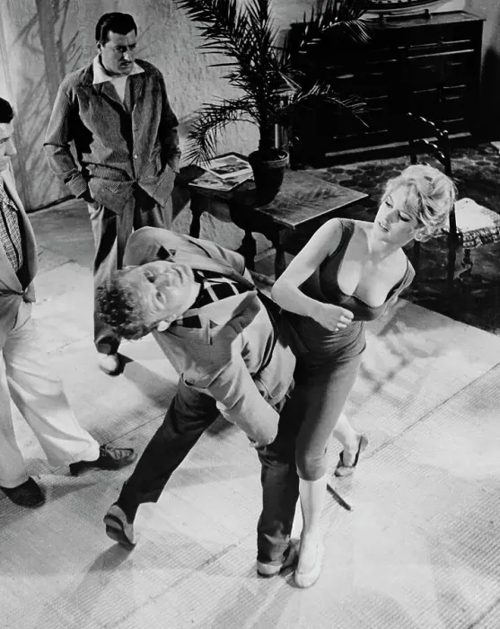 Framed Print : Brigitte Bardot in Scene from Une Parisienne Framed Print : Brigitte Bardot in Scene from Une Parisienne