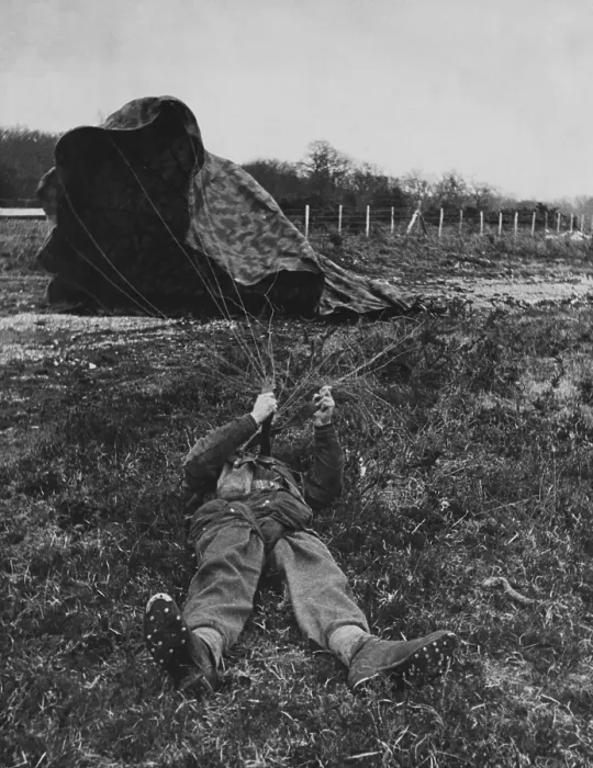 Framed Print : British Paratrooper Framed Print : British Paratrooper