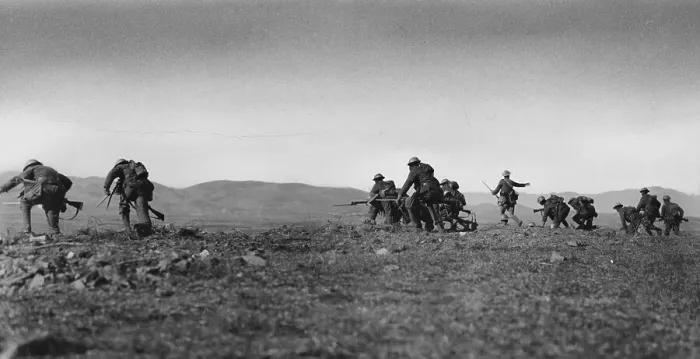 Framed Print : British Soldiers Advance During World War I