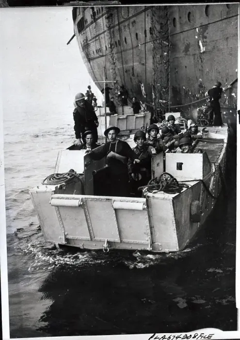 Framed Print : British Troops In North Africa