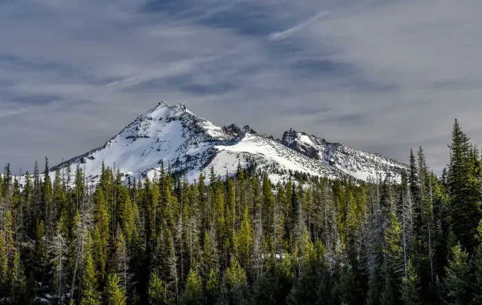 Framed Print : Broken Top in fresh snow, Three Sisters Wilderness, Deschutes National Forest, Oregon, USA Framed Print : Broken Top in fresh snow, Three Sisters Wilderness, Deschutes National Forest, Oregon, USA
