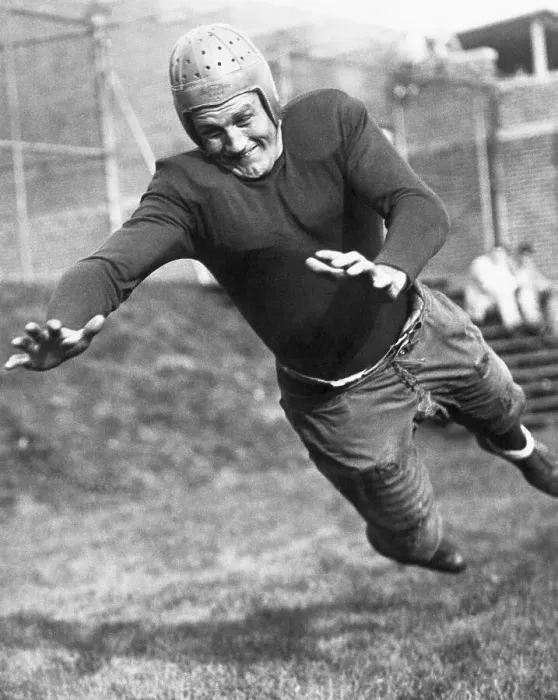 Framed Print : Bronko Nagurski Framed Print : Bronko Nagurski