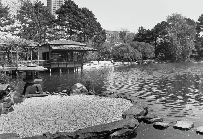 Framed Print : Brooklyn Botanic Garden, New York City Framed Print : Brooklyn Botanic Garden, New York City