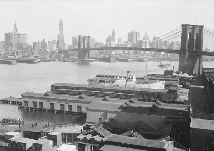 Framed Print : Brooklyn Bridge with Skyline Framed Print : Brooklyn Bridge with Skyline