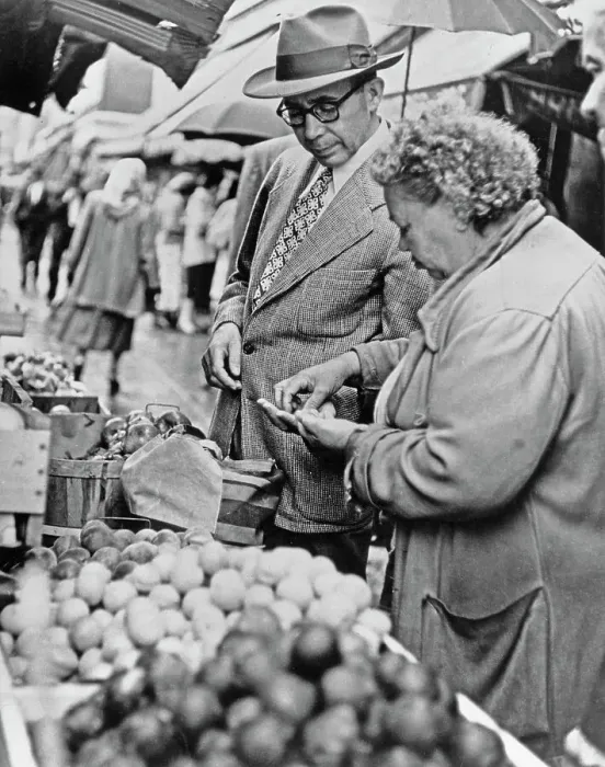 Framed Print : Brooklyn Marketplace, 1952 Framed Print : Brooklyn Marketplace, 1952