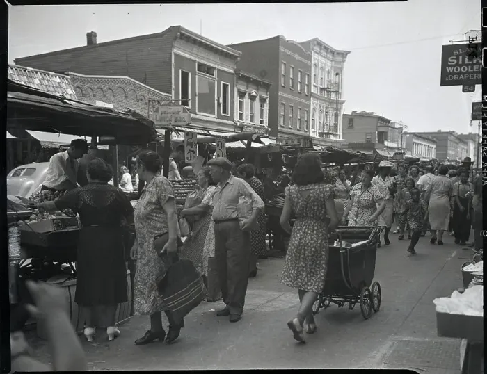 Framed Print : Brooklyn Push Cart Market