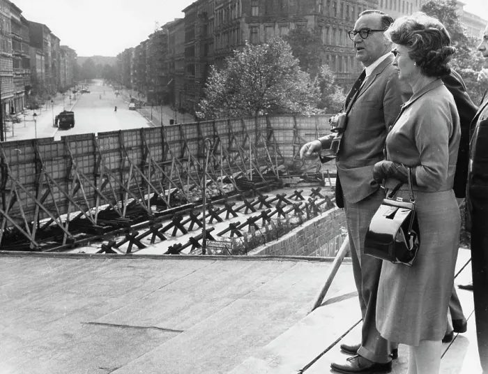 Framed Print : The Browns At The Berlin Wall Framed Print : The Browns At The Berlin Wall