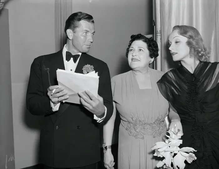 Framed Print : Bruce Cabot with Louella Parsons and Marlene Dietrich Framed Print : Bruce Cabot with Louella Parsons and Marlene Dietrich