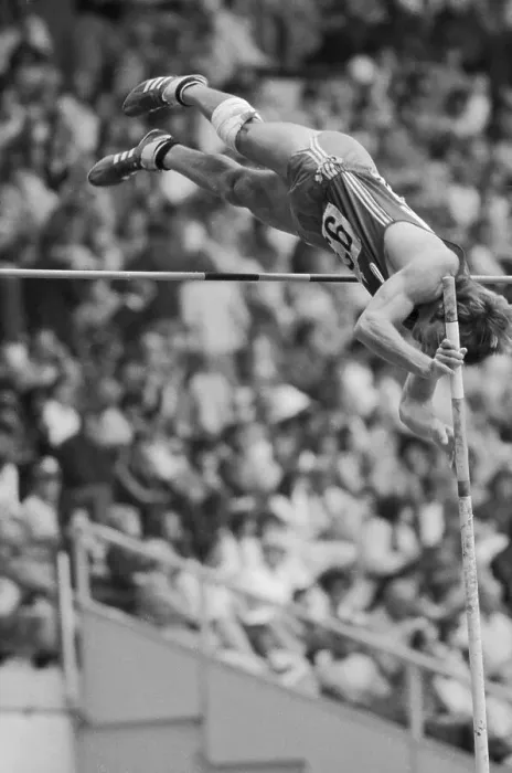 Framed Print : Bruce Jenner Clearing a Bar Framed Print : Bruce Jenner Clearing a Bar