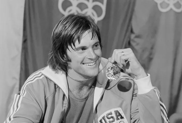 Framed Print : Bruce Jenner Holding His Gold Medal Framed Print : Bruce Jenner Holding His Gold Medal