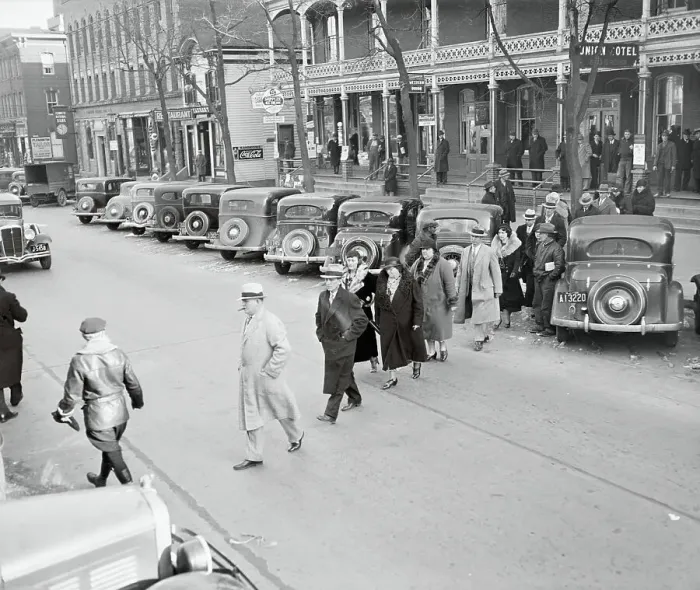 Framed Print : Bruno R. Hauptmann Jurors Leaving for Courthouse Framed Print : Bruno R. Hauptmann Jurors Leaving for Courthouse