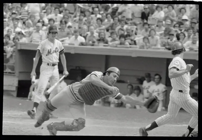 Framed Print : Bud Harrelson Scoring Run Framed Print : Bud Harrelson Scoring Run