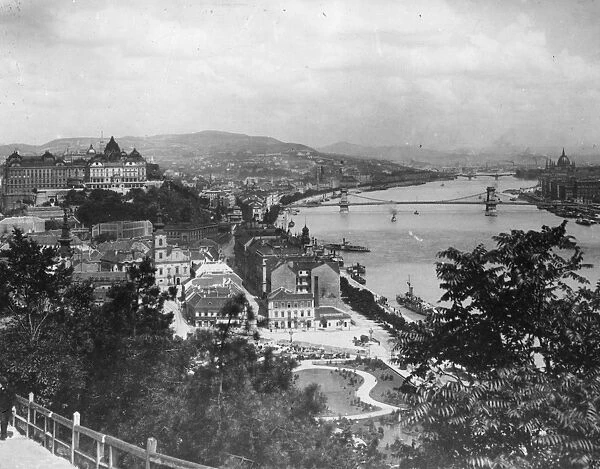 Budapest. circa 1917: A general view of Budapest