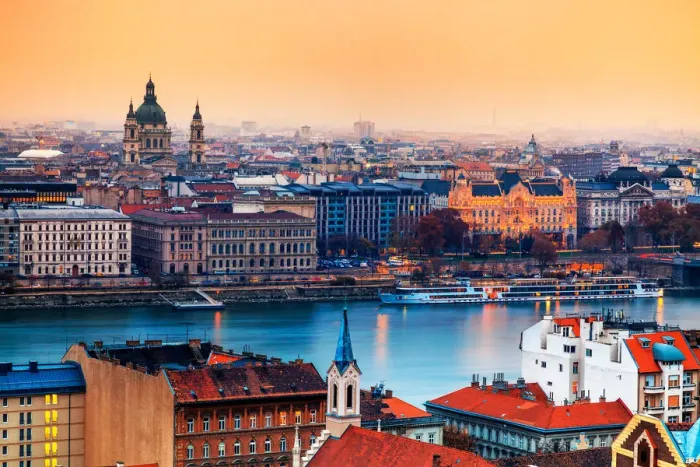 Framed Print : Budapest - Ambience